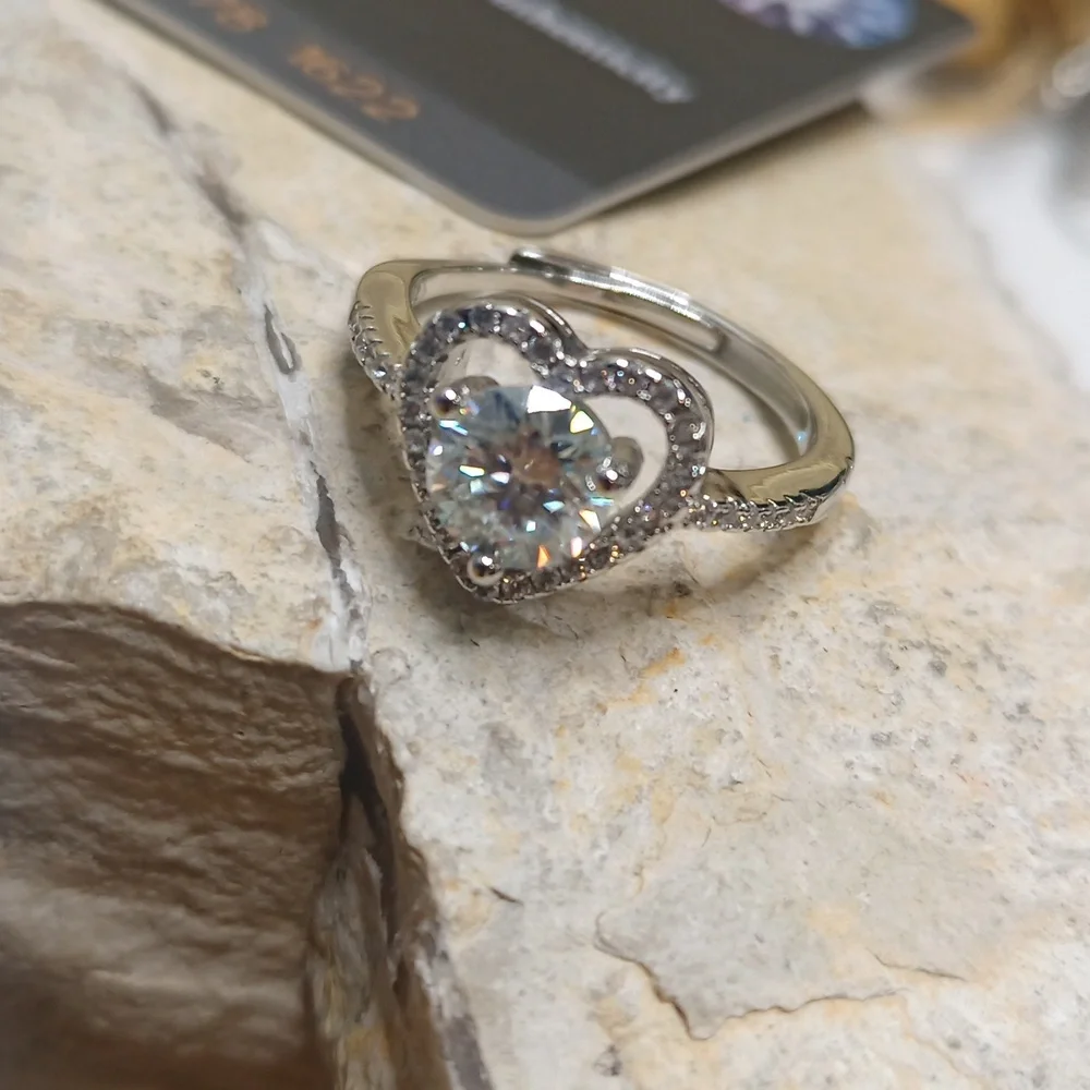 1 ct moissanite heart engagement ring